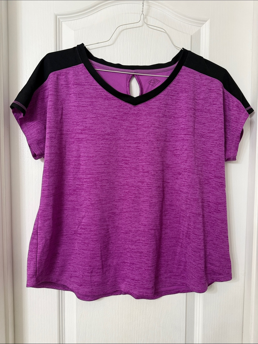 St. John's Bay quick-dry active shirt purple black shoulder short sleeve L